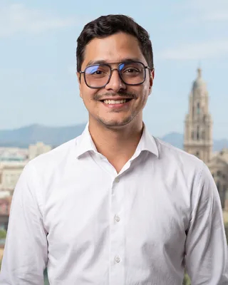 Retrato de Illiannock Burgos, responsable de crecimiento, en Agloob